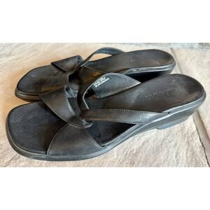 New! Clarks Black Leather Wedge Sandals 38435 Slip On Low Heel Slide Women Sz 10